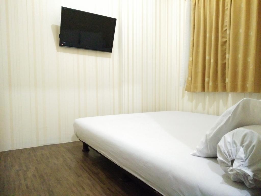 Apartment The Suites Metro By Yudis Bandung Quarto foto